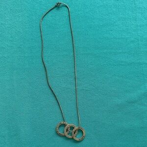 Elegant Silver Necklace with Interlocking Rings